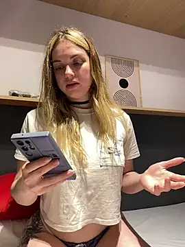 Elnonoykeila77 webcam