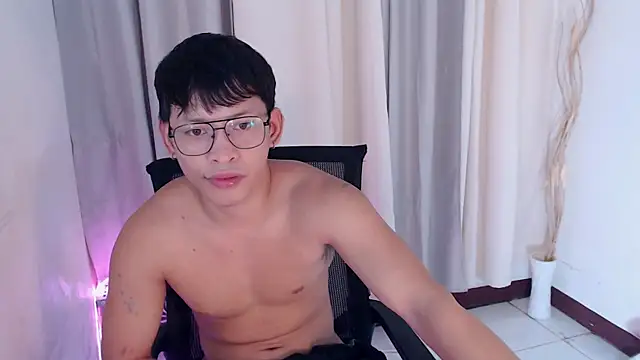 pinkcock_froi2305 live cam on StripChat