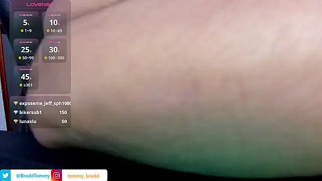 Tommy_Bred live cam on StripChat