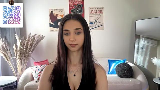 LinaMour webcam