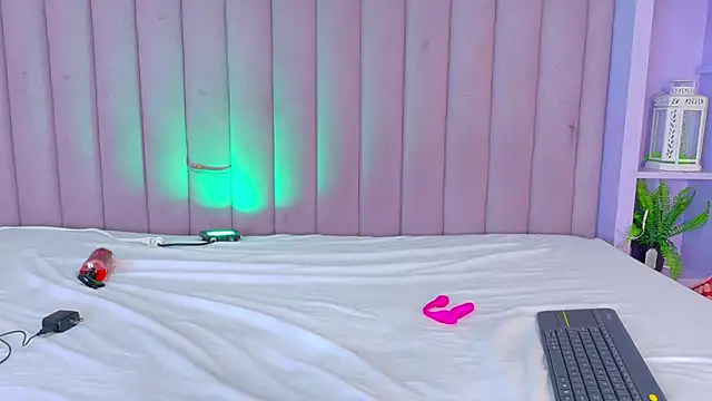 Meganlove__ webcam