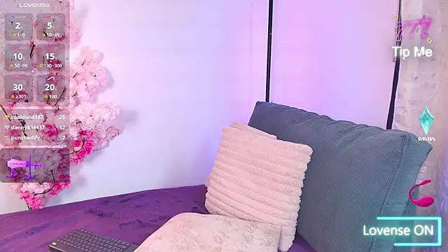 Aria_Bugatti live cam on StripChat