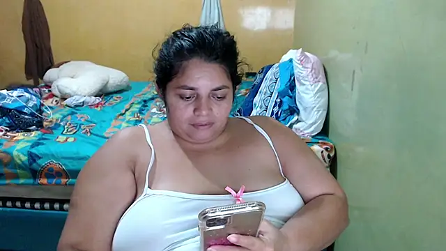 yulieth_bbw webcam