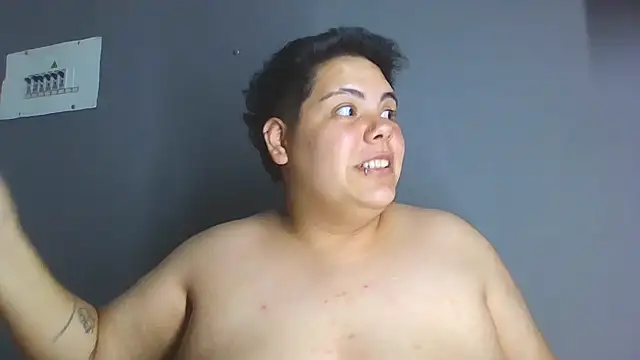 Hailey_Curvy webcam