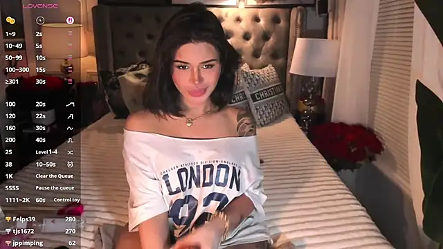 ParisianDoll webcam