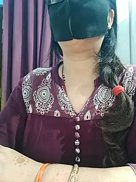 Aishwaryaa_69 live cam on StripChat