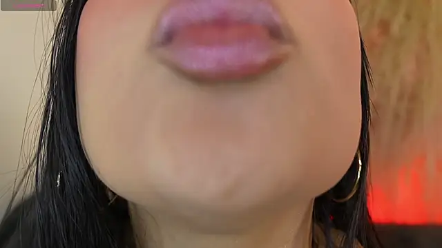 mia_roux1 live cam on StripChat