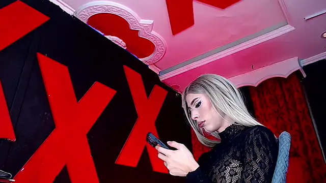 Model: abrilbigcock