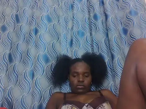 PrettyEve live cam on StripChat