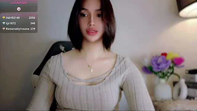 Anna_HollyDoll live cam on StripChat