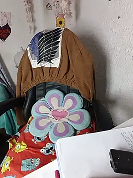 Kuutar live cam on StripChat