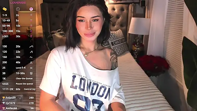 ParisianDoll live cam on StripChat