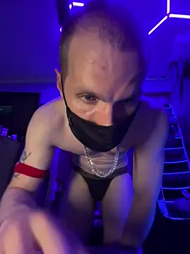 Cloudd_Kingg_Iceyyy live cam on StripChat