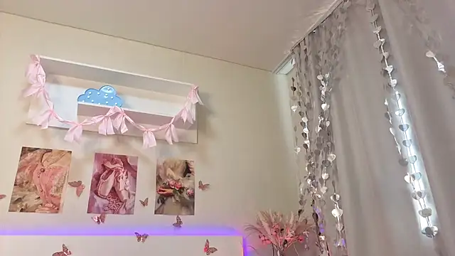 Milly_Lane webcam