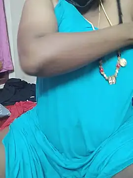 Meeratamil143 live cam on StripChat