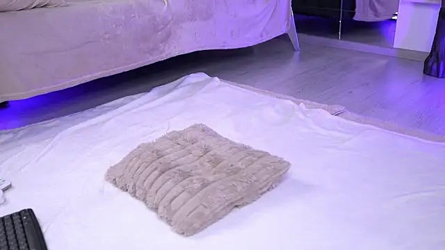 VivianeEtoile webcam