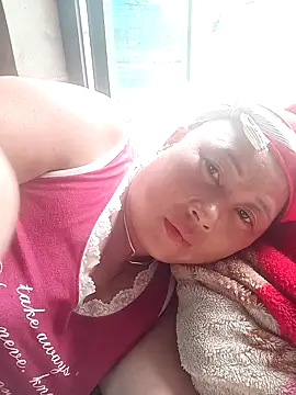 NyloveSquirt