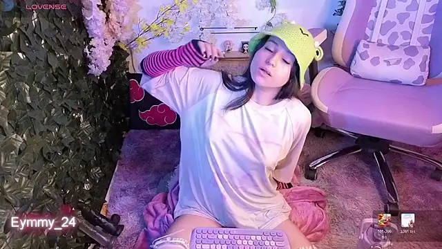 eymmy_24 (F young) - Flash pussy