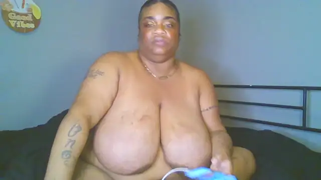 NaughtyHottieBBW
