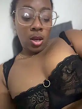 selina_paris webcam