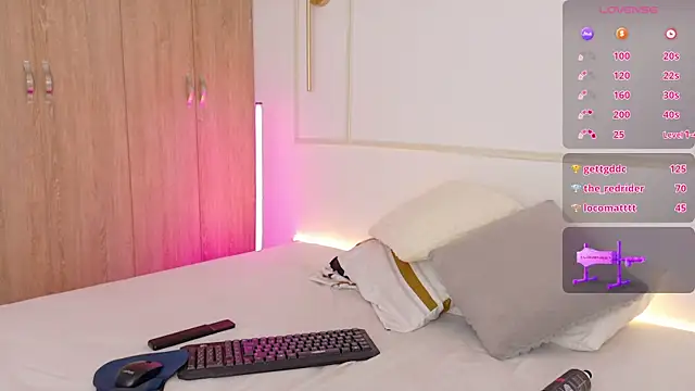 NAMIMAYERS2 live cam on StripChat