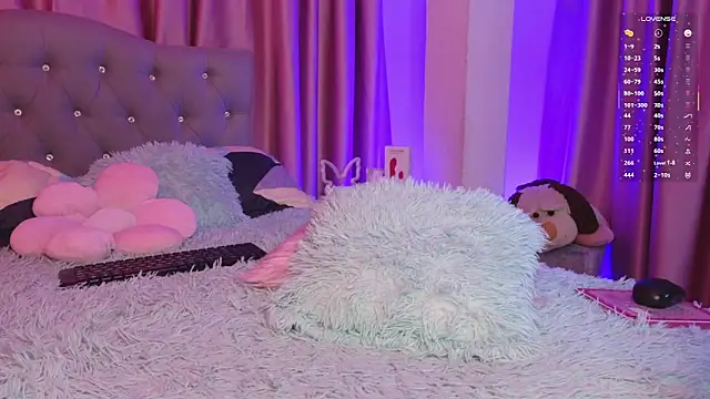 Emiily_Scott1 live cam on StripChat