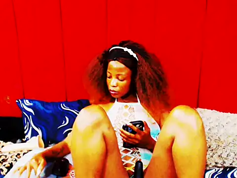 TinyTroubleXXXXX live cam on StripChat