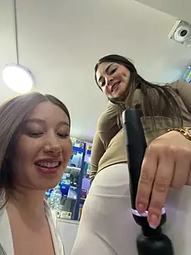 roouse live cam on StripChat