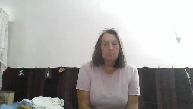 AnnaLive570 live cam on StripChat