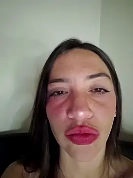 loveuu-bae live cam on StripChat