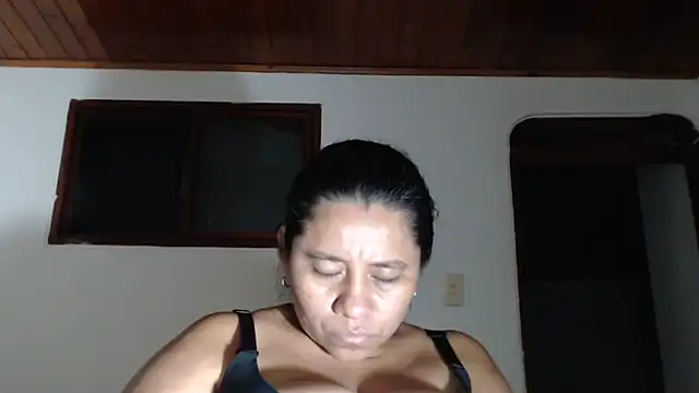 adrixxx38 live cam on StripChat