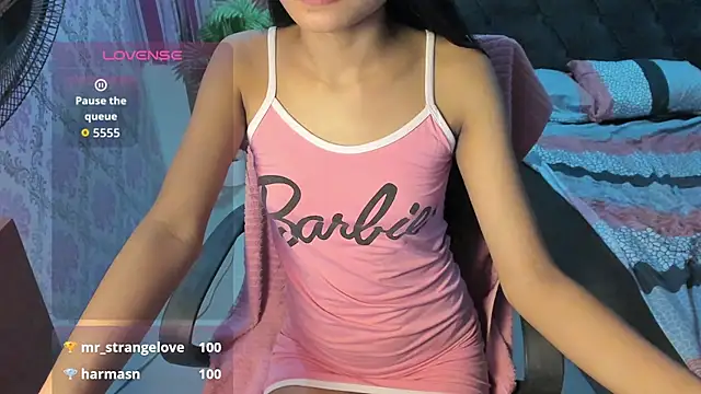 mica_jones's live room