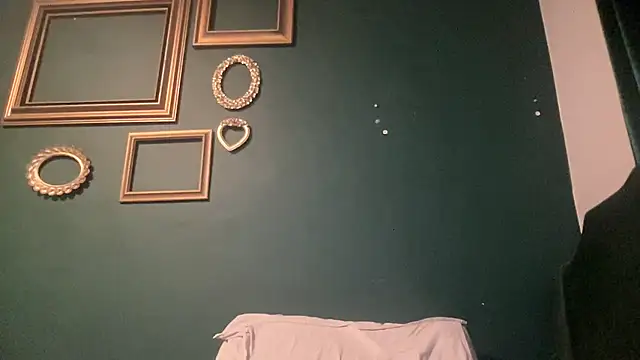 ellla_LA