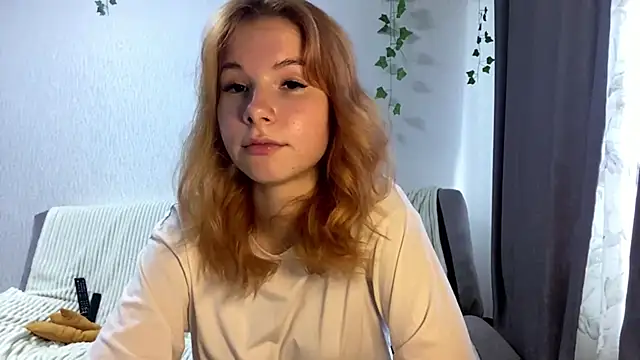 ginger_baby (F teen) - Squeeze my booty