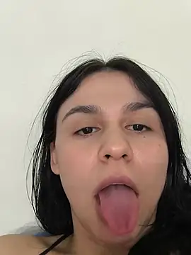 Daniela-rosee live cam on StripChat