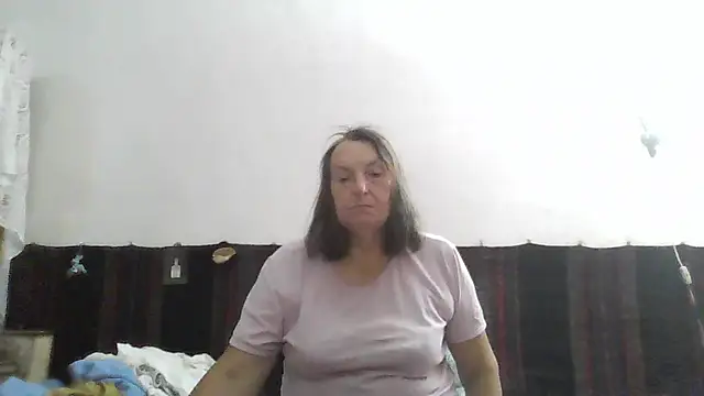 AnnaLive570 live cam on StripChat