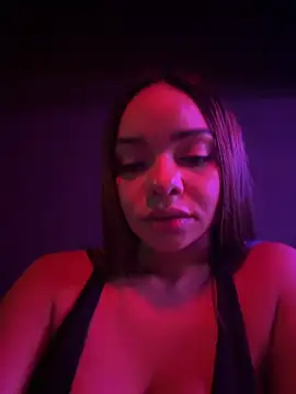 ItsKimHere live cam on StripChat