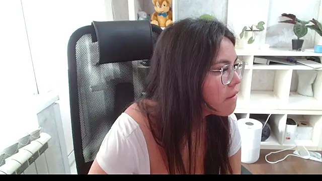 Anda_here live cam on StripChat
