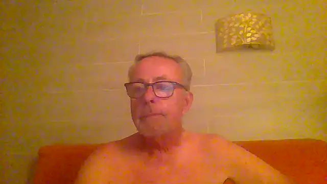 tuggy59 live cam on StripChat