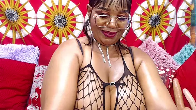 MATURExxxASS live cam on StripChat