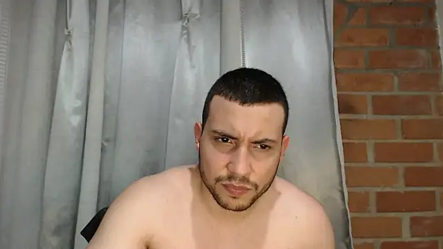 Armando_2002 live cam on StripChat