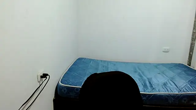 estefania224 live cam on StripChat