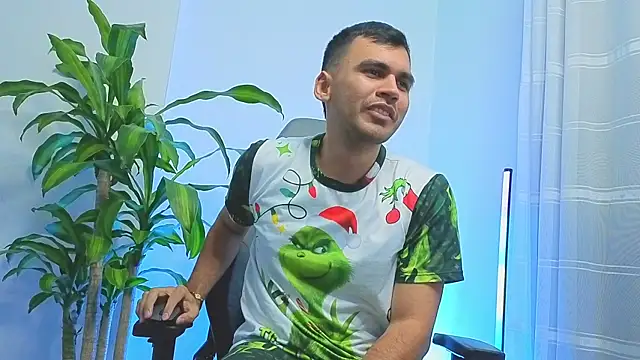 Hamiltonng12 live cam on StripChat