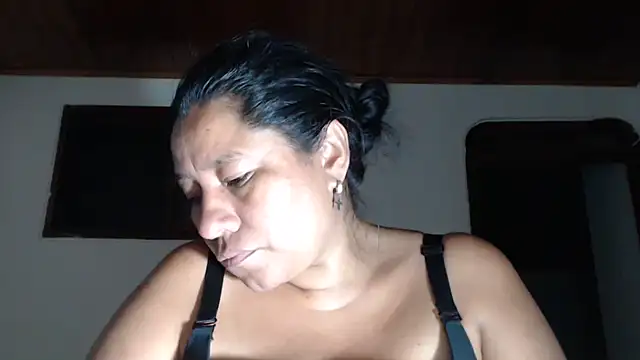 adrixxx38 webcam
