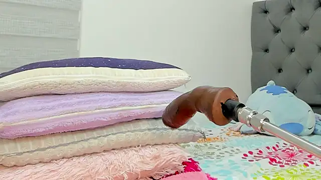 Elizabeth_18_ webcam