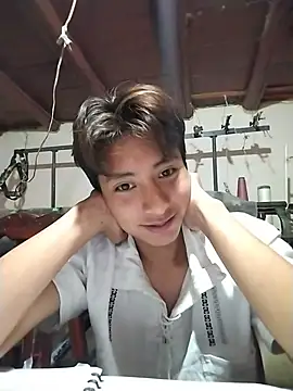 carlos15ze live cam on StripChat