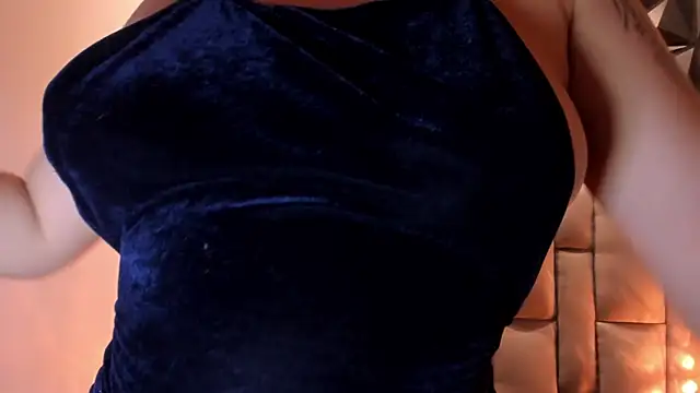 megan_whitee__ webcam