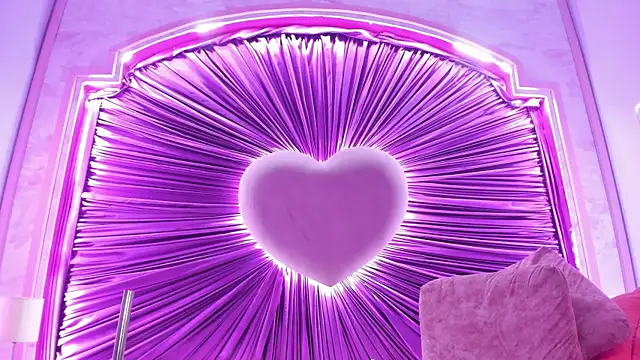 Lushi_Love live cam on StripChat