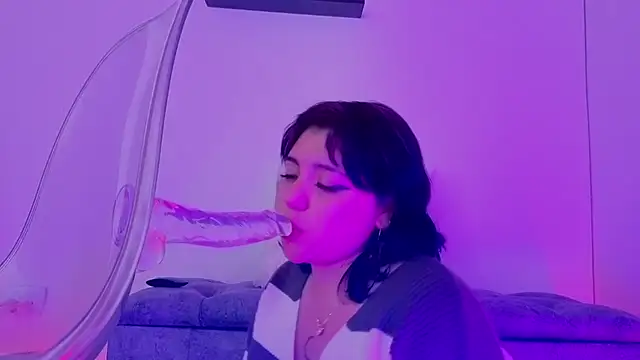 Blueberry_gothic webcam