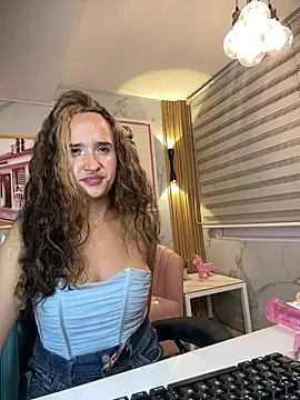 bella_vibess_s webcam